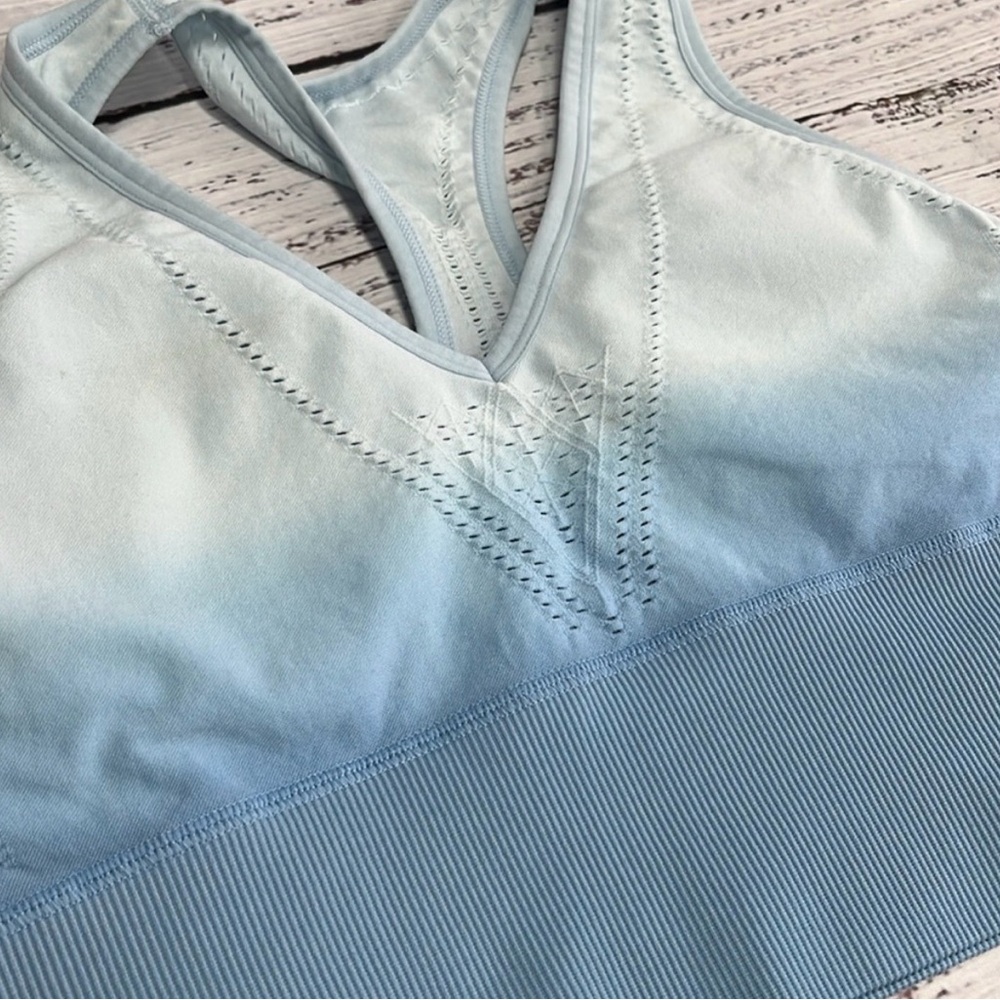 Victoria’s Secret Pink Sports Bra Set of 2 Like New - Picture 4 of 6